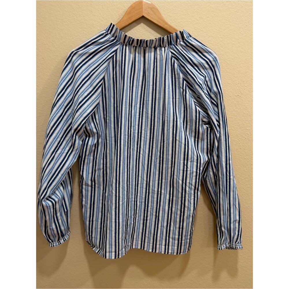 Ann Taylor Striped Long-Sleeve V-Neck Women’s Top in Blue and White Cotton Small - Picture 8 of 13